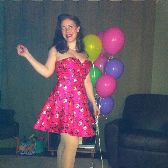 Meet your Posher, Megan - Picture 2 of 4